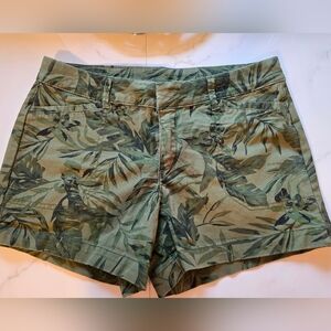 Old Navy Shorts size 4 Tropical Forest Green Excellent Condition